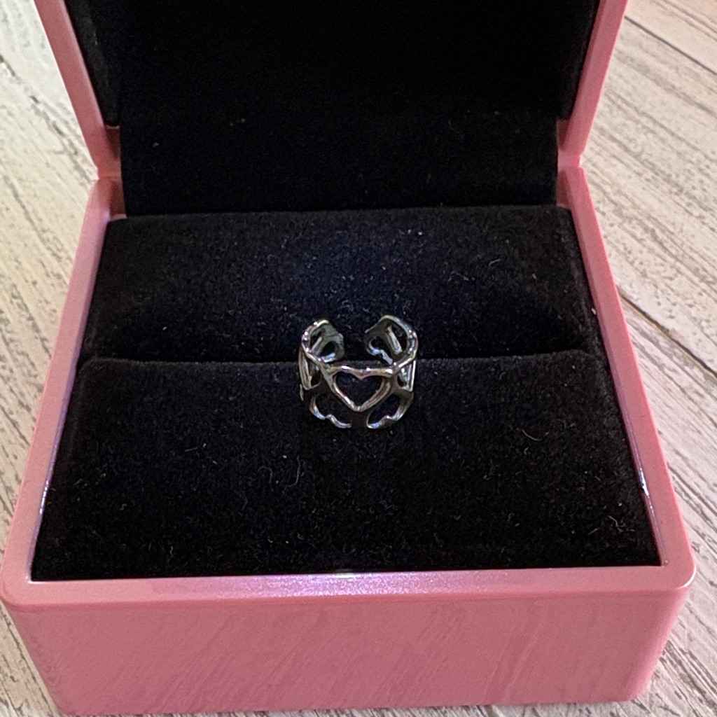 Sterling Silver 925 Marked Ear Cuff With Hearts Preowned Sterling Silver 925 Marked Ear Cuff With Hearts Preowned